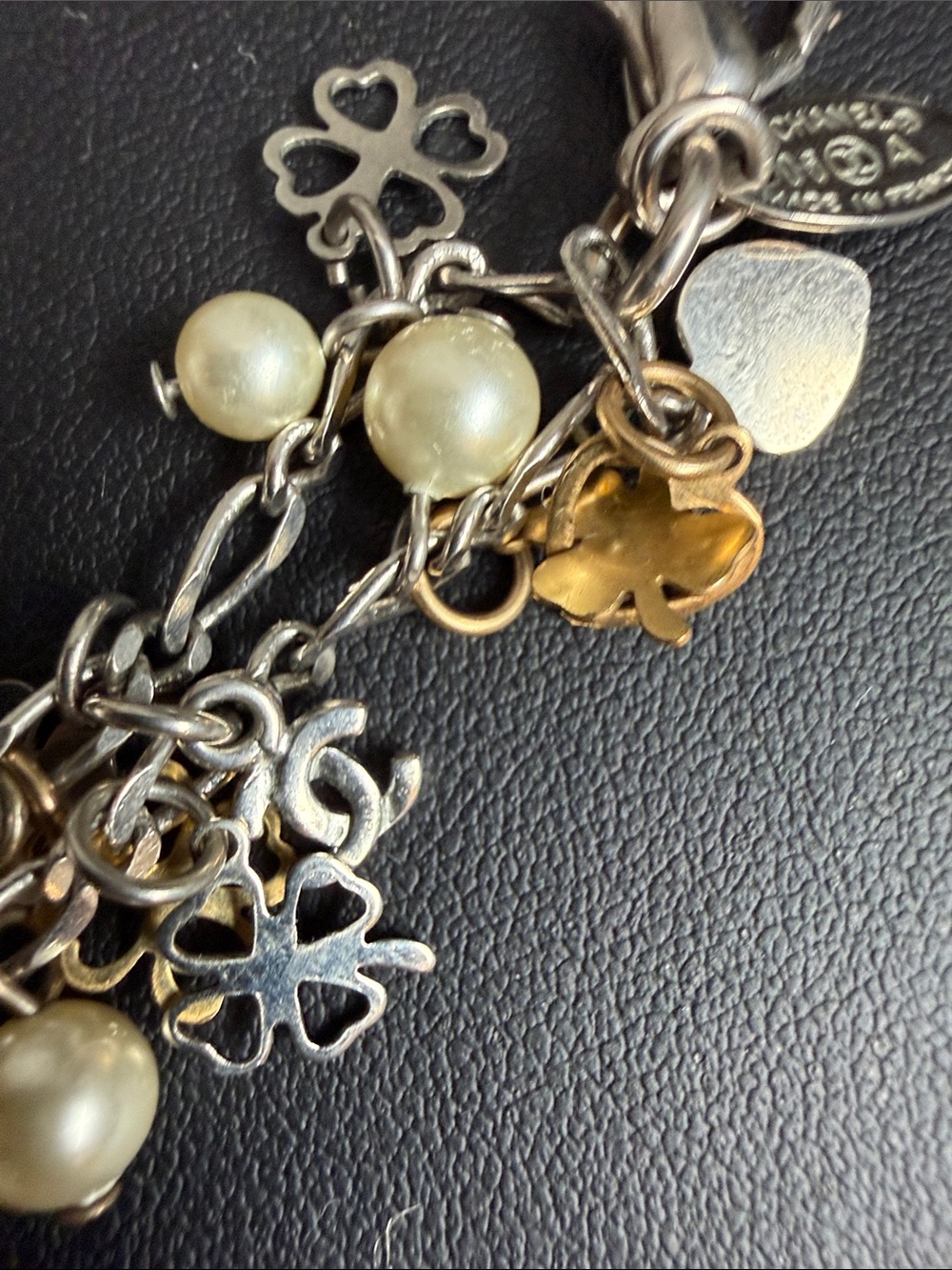 CHANEL Vintage Authentic Two-Tone Floral Charm Bracelet with Cream Beads - Picture 7 of 16